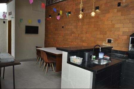 Casa de condomínio à venda com 120m², 3 quartos e 2 vagasÁrea Gourmet