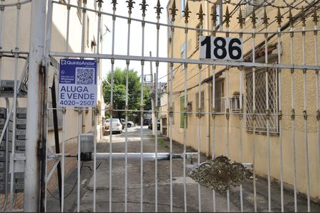 Casa de condomínio à venda com 120m², 3 quartos e 2 vagasFachada e Placa