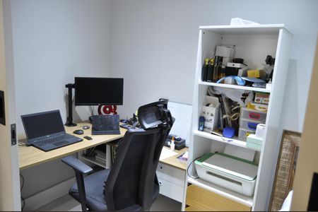 Casa de condomínio à venda com 120m², 3 quartos e 2 vagasEscritório