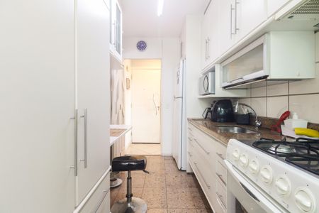 Apartamento à venda com 68m², 3 quartos e 2 vagasCozinha 