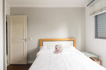 Apartamento à venda com 68m², 3 quartos e 2 vagasQuarto 2