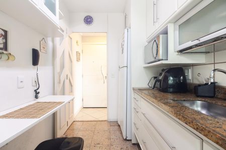 Apartamento à venda com 68m², 3 quartos e 2 vagasCozinha 
