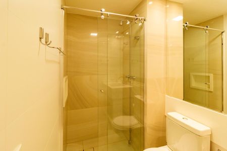 Apartamento à venda com 69m², 2 quartos e 1 vaga Apartamento à venda com 69m², 2 quartos e 1 vagaBanheiro