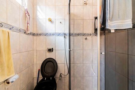 Casa à venda com 239m², 4 quartos e 3 vagas Casa à venda com 239m², 4 quartos e 3 vagasBanheiro Social