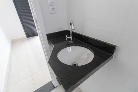 Apartamento à venda com 50m², 2 quartos e 2 vagas Apartamento à venda com 50m², 2 quartos e 2 vagasBanheiro da Suíte