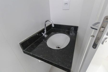 Apartamento à venda com 50m², 2 quartos e 2 vagas Apartamento à venda com 50m², 2 quartos e 2 vagasBanheiro