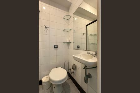 Apartamento à venda com 140m², 2 quartos e sem vagaBanheiro de serviço