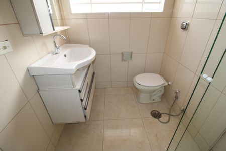 Casa à venda com 125m², 4 quartos e 2 vagasBanheiro