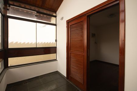 Casa para alugar com 220m², 3 quartos e 2 vagas Casa para alugar com 220m², 3 quartos e 2 vagasVaranda do Quarto 1