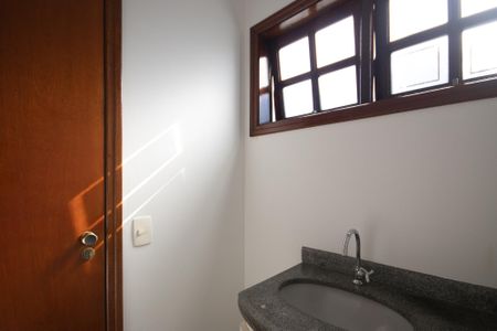 Casa para alugar com 220m², 3 quartos e 2 vagas Casa para alugar com 220m², 3 quartos e 2 vagasLavabo