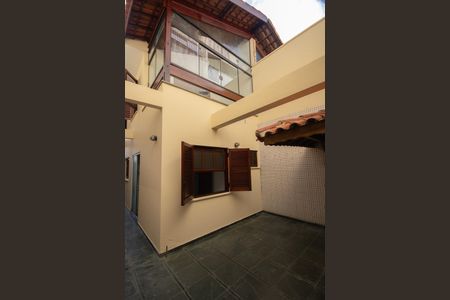 Casa para alugar com 220m², 3 quartos e 2 vagas Casa para alugar com 220m², 3 quartos e 2 vagasChurrasqueira