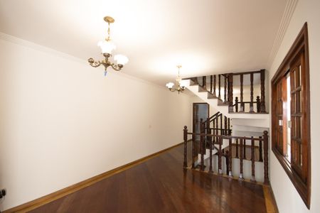 Casa para alugar com 220m², 3 quartos e 2 vagas Casa para alugar com 220m², 3 quartos e 2 vagasSala