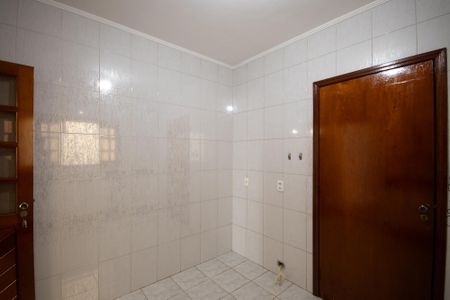 Casa para alugar com 220m², 3 quartos e 2 vagas Casa para alugar com 220m², 3 quartos e 2 vagasCozinha