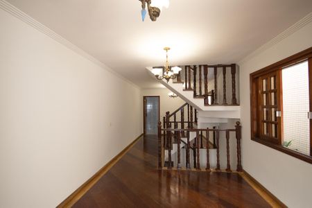 Casa para alugar com 220m², 3 quartos e 2 vagas Casa para alugar com 220m², 3 quartos e 2 vagasSala