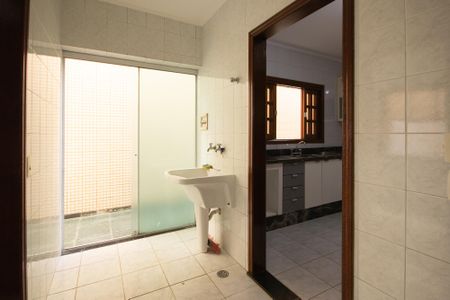 Casa para alugar com 220m², 3 quartos e 2 vagas Casa para alugar com 220m², 3 quartos e 2 vagasÁrea de Serviço