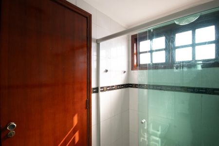 Casa para alugar com 220m², 3 quartos e 2 vagas Casa para alugar com 220m², 3 quartos e 2 vagasBanheiro da Suíte