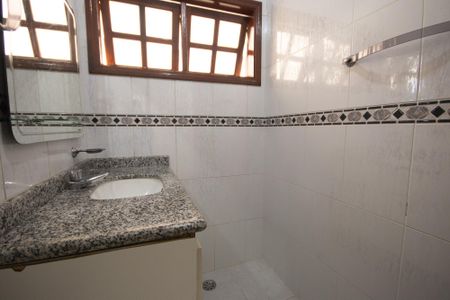 Casa para alugar com 220m², 3 quartos e 2 vagas Casa para alugar com 220m², 3 quartos e 2 vagasBanheiro