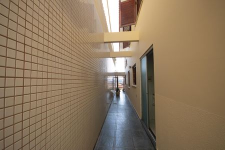 Casa para alugar com 220m², 3 quartos e 2 vagas Casa para alugar com 220m², 3 quartos e 2 vagasCorredor