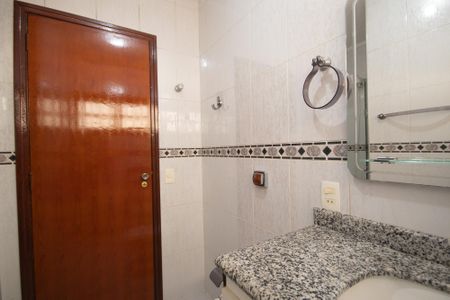 Casa para alugar com 220m², 3 quartos e 2 vagas Casa para alugar com 220m², 3 quartos e 2 vagasBanheiro