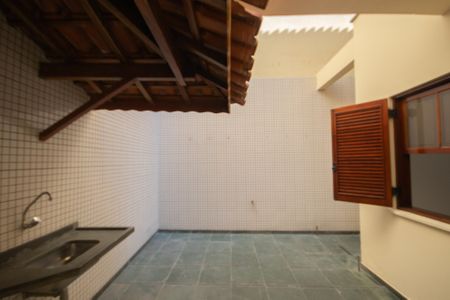 Casa para alugar com 220m², 3 quartos e 2 vagas Casa para alugar com 220m², 3 quartos e 2 vagasChurrasqueira