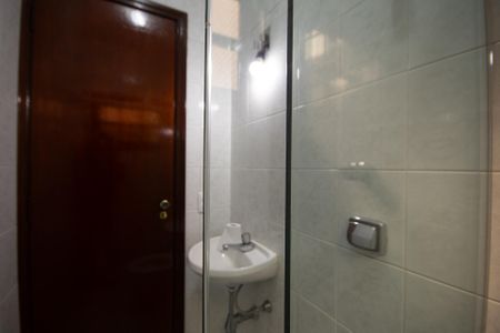 Casa para alugar com 220m², 3 quartos e 2 vagas Casa para alugar com 220m², 3 quartos e 2 vagasBanheiro de Serviço