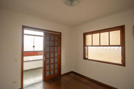 Casa para alugar com 220m², 3 quartos e 2 vagas Casa para alugar com 220m², 3 quartos e 2 vagasQuarto 1