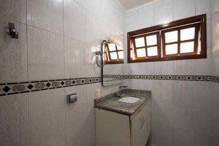 Casa para alugar com 220m², 3 quartos e 2 vagas Casa para alugar com 220m², 3 quartos e 2 vagasBanheiro