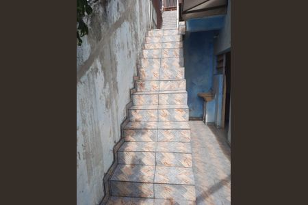 Casa para alugar com 48m², 2 quartos e sem vaga Casa para alugar com 48m², 2 quartos e sem vagaEscada