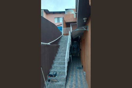 Casa para alugar com 48m², 2 quartos e sem vaga Casa para alugar com 48m², 2 quartos e sem vagaEscada