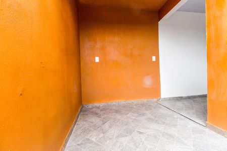 Casa para alugar com 48m², 2 quartos e sem vaga Casa para alugar com 48m², 2 quartos e sem vagaVaranda