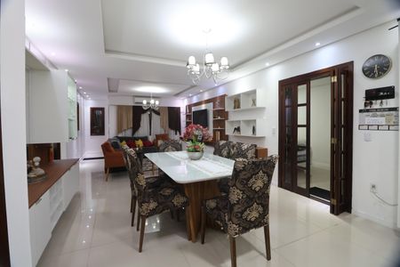 Casa à venda com 170m², 3 quartos e 3 vagasSala