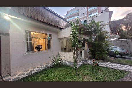 Apartamento à venda com 294m², 3 quartos e 4 vagas Apartamento à venda com 294m², 3 quartos e 4 vagasFachada