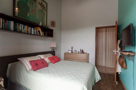 Casa de condomínio à venda com 390m², 4 quartos e 6 vagas Casa de condomínio à venda com 390m², 4 quartos e 6 vagasSuíte 1