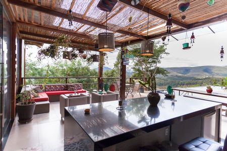 Casa de condomínio à venda com 390m², 4 quartos e 6 vagas Casa de condomínio à venda com 390m², 4 quartos e 6 vagasVaranda gourmet