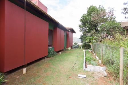 Casa de condomínio à venda com 390m², 4 quartos e 6 vagas Casa de condomínio à venda com 390m², 4 quartos e 6 vagasQuintal