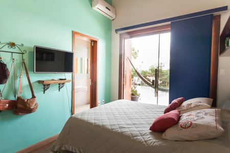 Casa de condomínio à venda com 390m², 4 quartos e 6 vagas Casa de condomínio à venda com 390m², 4 quartos e 6 vagasSuíte 1