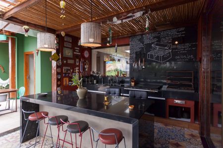 Casa de condomínio à venda com 390m², 4 quartos e 6 vagas Casa de condomínio à venda com 390m², 4 quartos e 6 vagasVaranda gourmet