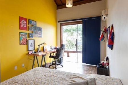 Casa de condomínio à venda com 390m², 4 quartos e 6 vagas Casa de condomínio à venda com 390m², 4 quartos e 6 vagasSuíte 3