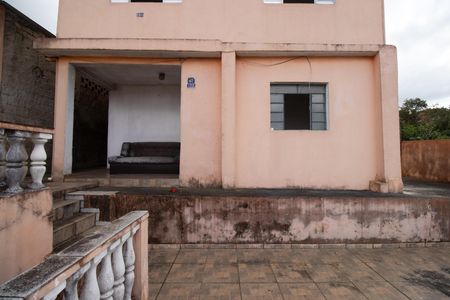 Casa para alugar com 114m², 2 quartos e 1 vagaQuintal