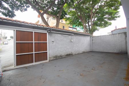 Casa à venda com 180m², 2 quartos e 3 vagas Casa à venda com 180m², 2 quartos e 3 vagasGaragem