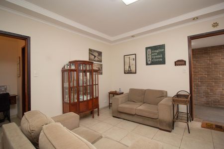 Casa à venda com 180m², 2 quartos e 3 vagas Casa à venda com 180m², 2 quartos e 3 vagasSala