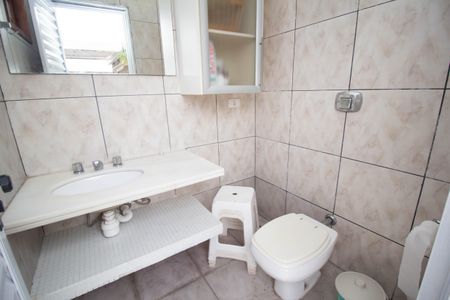 Casa à venda com 180m², 2 quartos e 3 vagas Casa à venda com 180m², 2 quartos e 3 vagasBanheiro