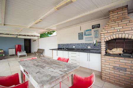 Casa à venda com 180m², 2 quartos e 3 vagas Casa à venda com 180m², 2 quartos e 3 vagasChurrasqueira - Espaço Gourmet