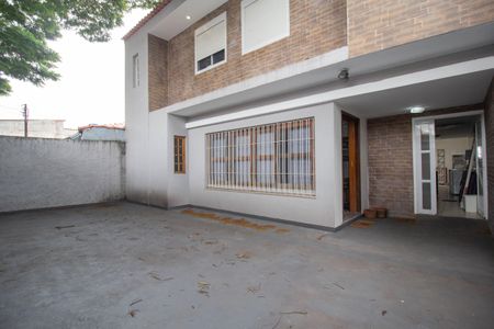 Casa à venda com 180m², 2 quartos e 3 vagas Casa à venda com 180m², 2 quartos e 3 vagasGaragem