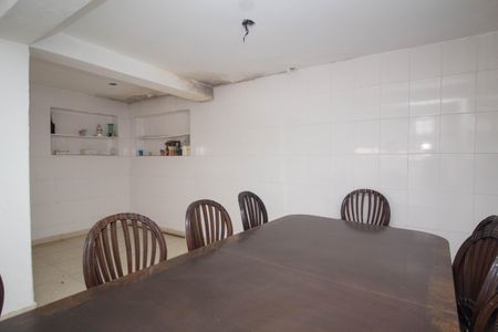 Casa à venda com 180m², 2 quartos e 3 vagas Casa à venda com 180m², 2 quartos e 3 vagasÁrea comum