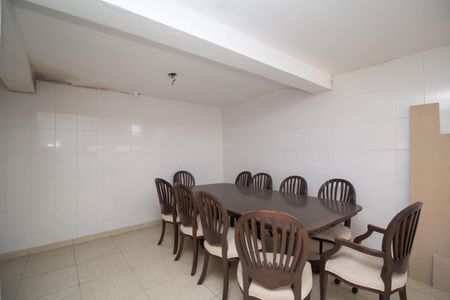 Casa à venda com 180m², 2 quartos e 3 vagas Casa à venda com 180m², 2 quartos e 3 vagasÁrea comum