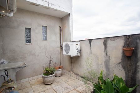 Casa à venda com 180m², 2 quartos e 3 vagas Casa à venda com 180m², 2 quartos e 3 vagasÁrea de Serviço