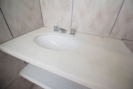 Casa à venda com 180m², 2 quartos e 3 vagas Casa à venda com 180m², 2 quartos e 3 vagasBanheiro