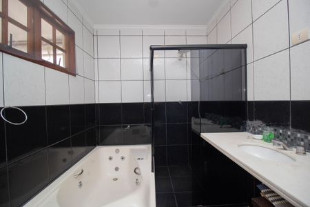 Casa à venda com 180m², 2 quartos e 3 vagas Casa à venda com 180m², 2 quartos e 3 vagasBanheiro da Suíte