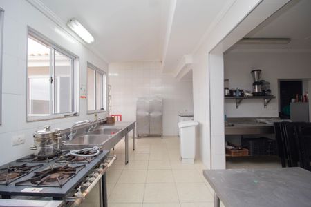 Casa à venda com 180m², 2 quartos e 3 vagas Casa à venda com 180m², 2 quartos e 3 vagasCozinha